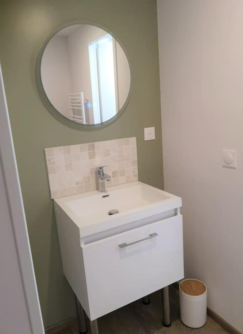 T1 Bis Proche Marais Avec Garage A Moto Apartment Bourges Bagian luar foto