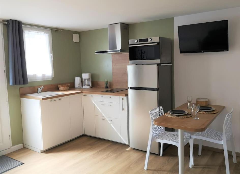 T1 Bis Proche Marais Avec Garage A Moto Apartment Bourges Bagian luar foto